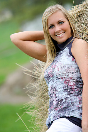 nichole  (27)